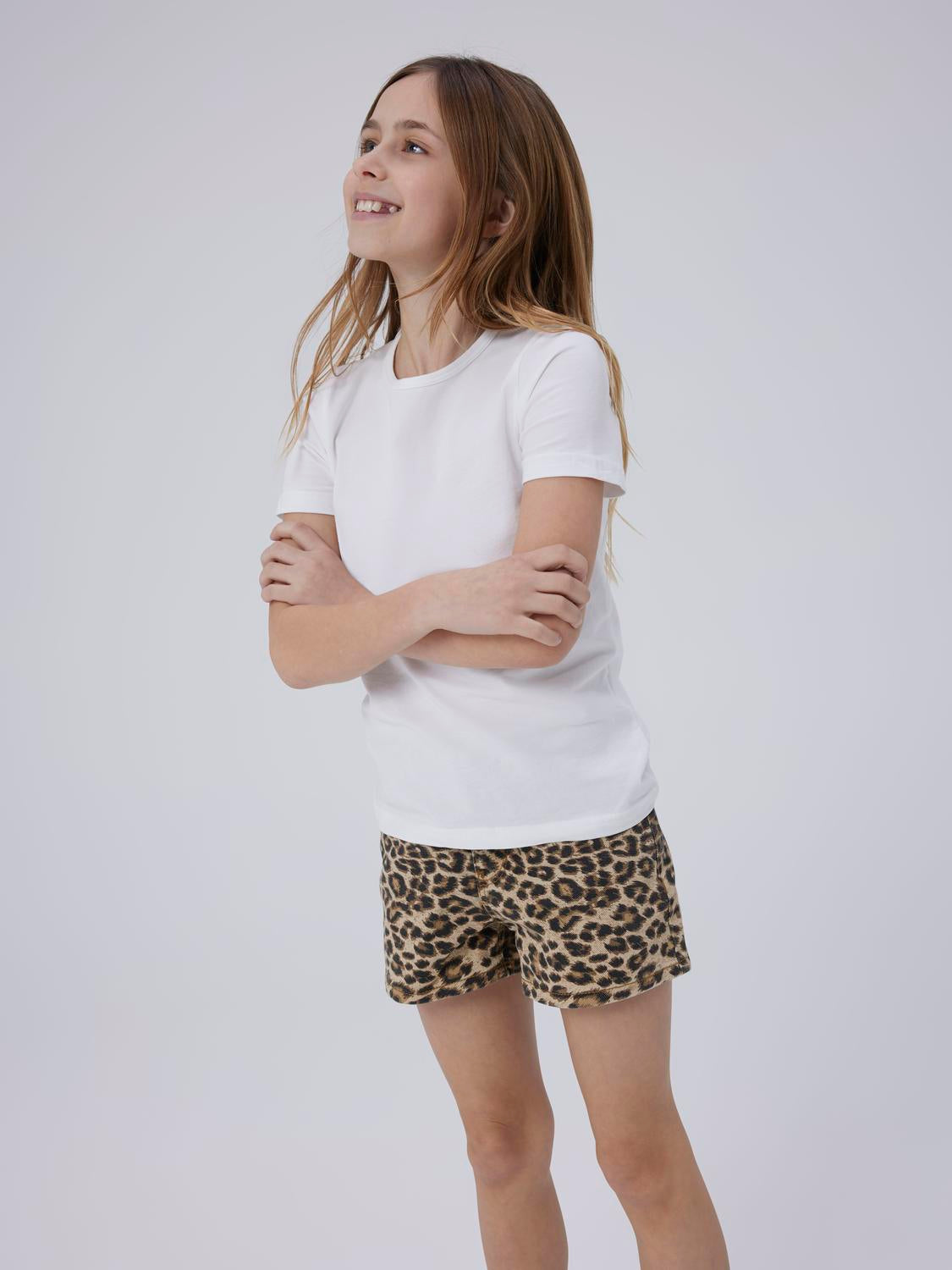 model_shot-creative